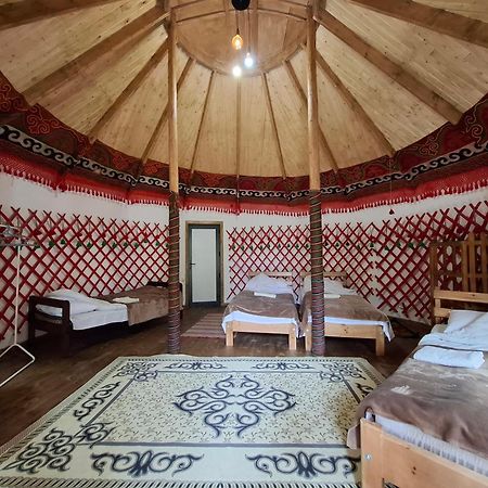 Happy Nomads Yurt Camp&Hostel Karakol Exterior foto