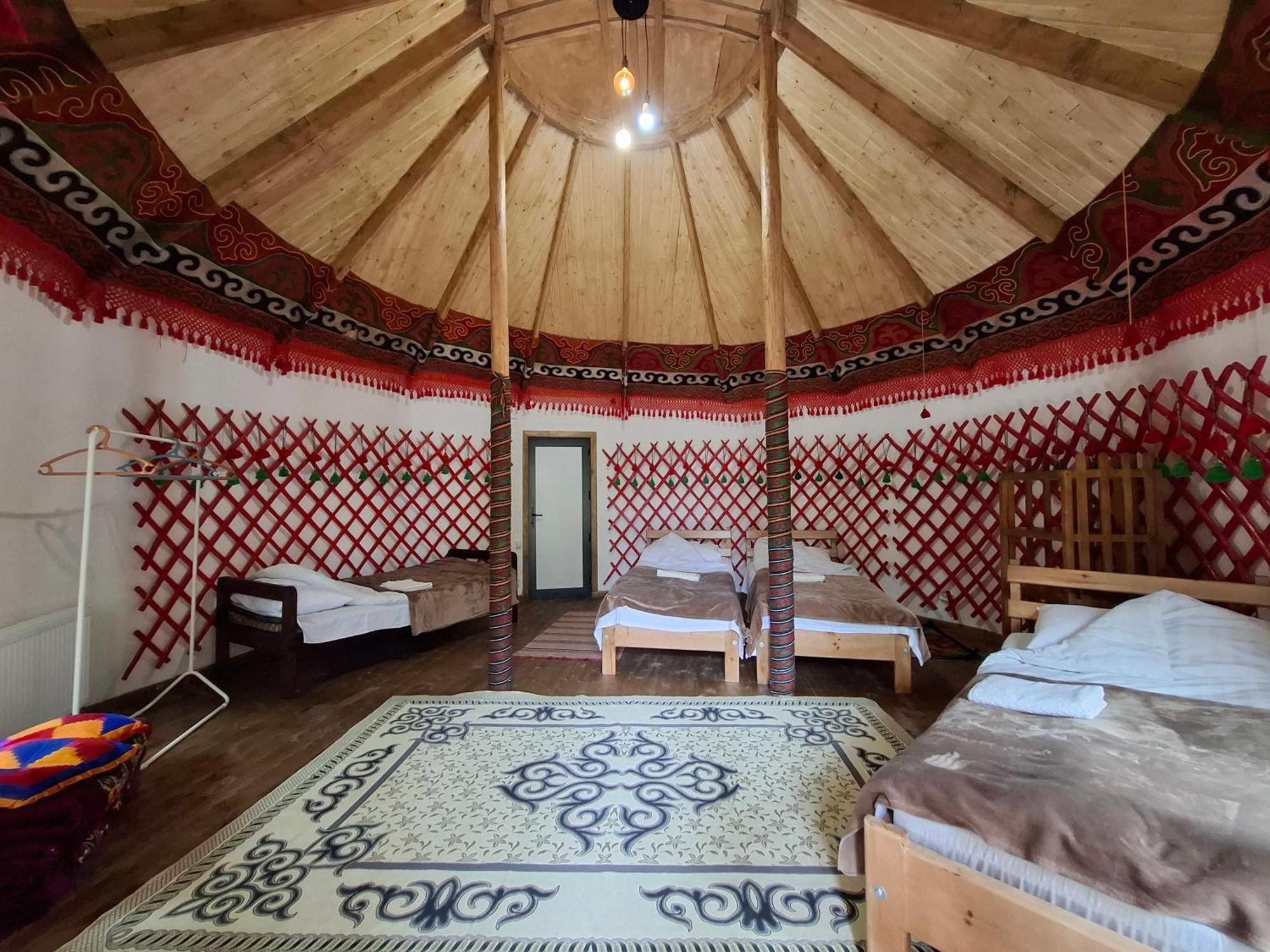 Happy Nomads Yurt Camp&Hostel Karakol Exterior foto