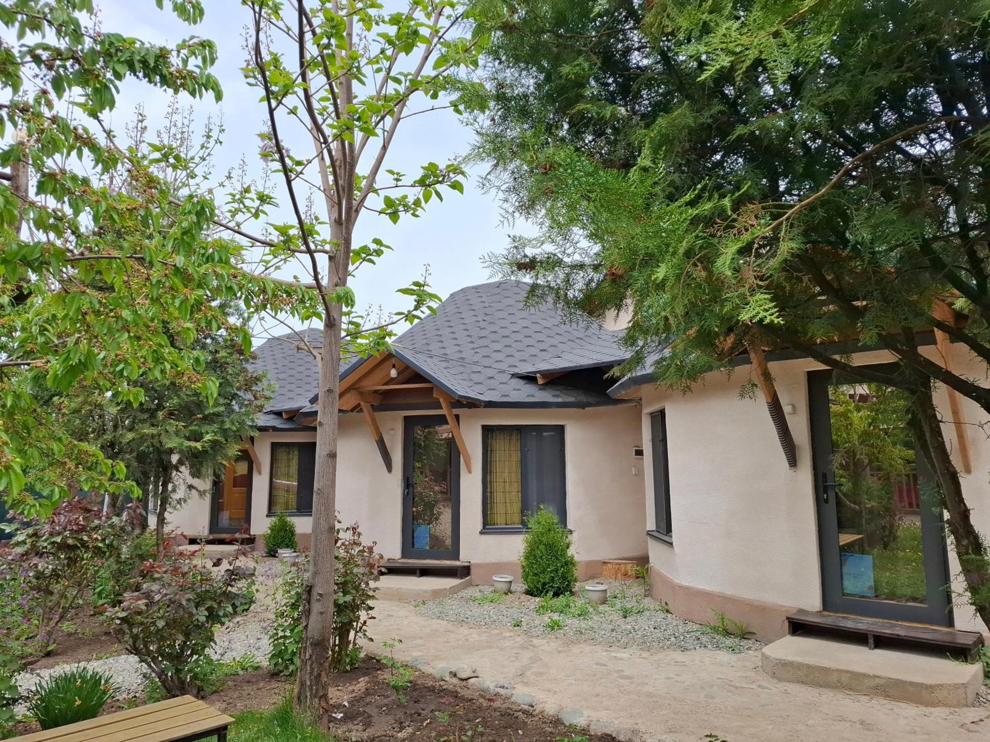 Happy Nomads Yurt Camp&Hostel Karakol Exterior foto
