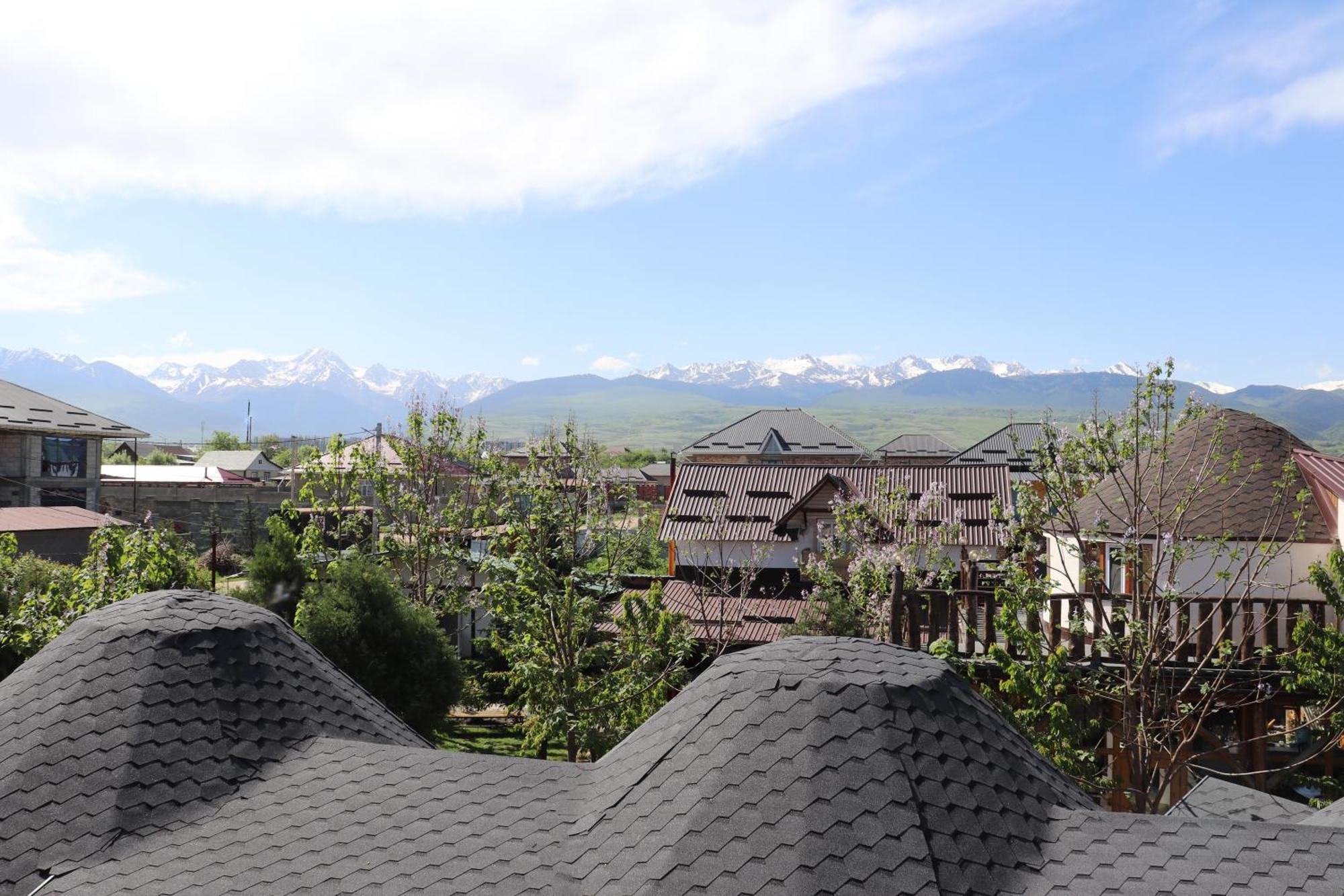 Happy Nomads Yurt Camp&Hostel Karakol Exterior foto