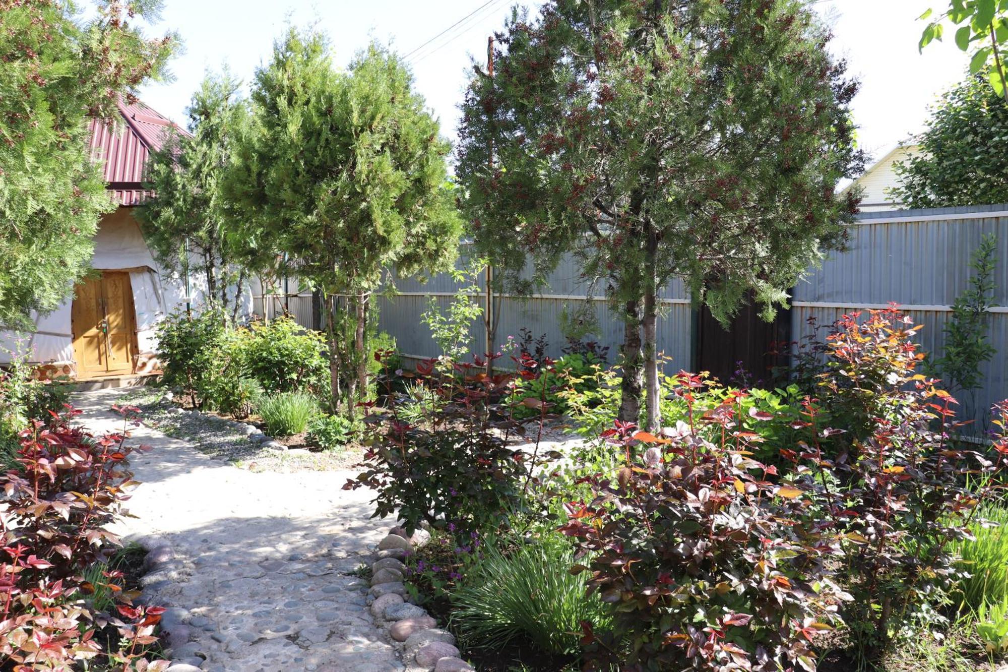Happy Nomads Yurt Camp&Hostel Karakol Exterior foto