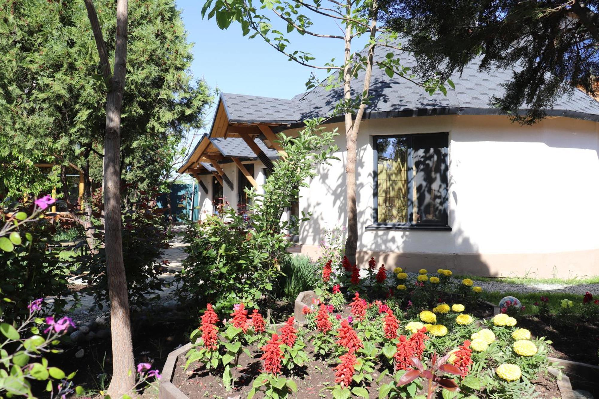 Happy Nomads Yurt Camp&Hostel Karakol Exterior foto